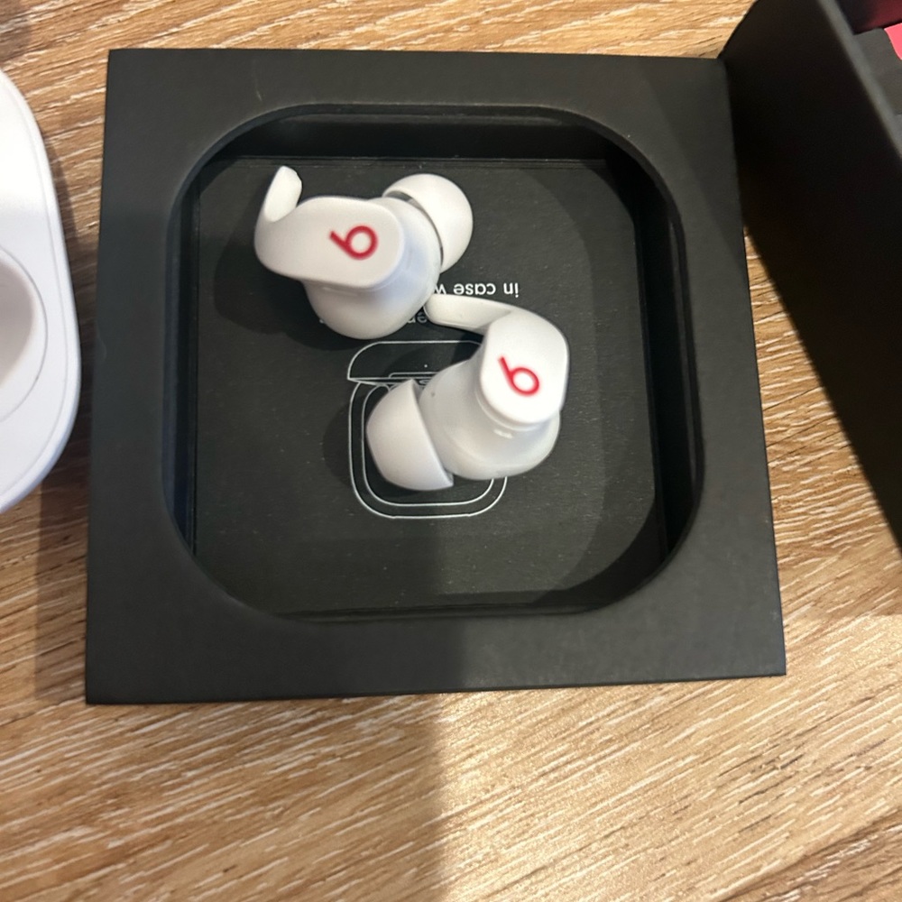 BEATS FIT PRO WHITE